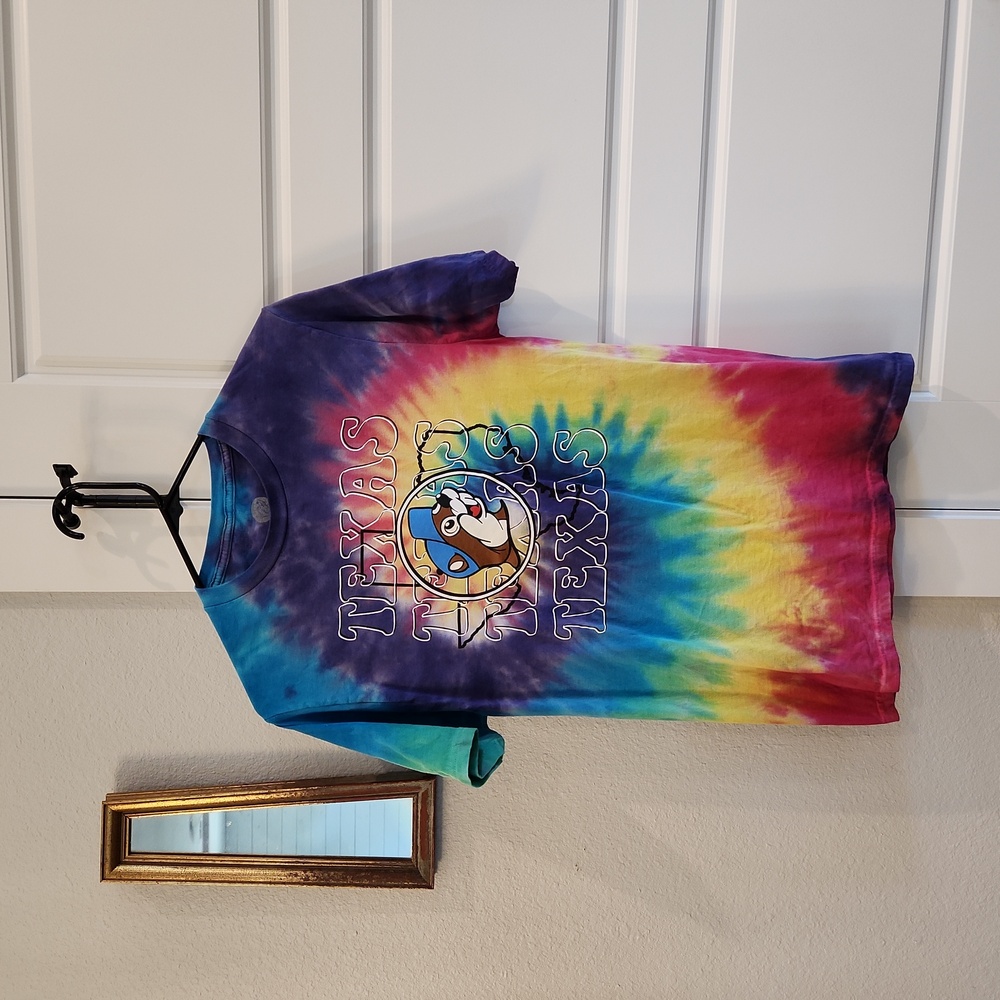 Buc-ees Tie Dyed Tee Shirt Small